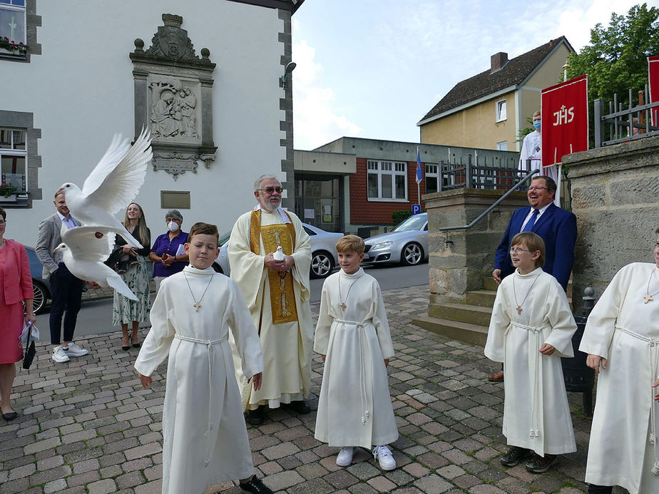 Feier der 1. Heiligen Kommunion in Sankt Crescentius (Foto: Karl-Franz Thiede)